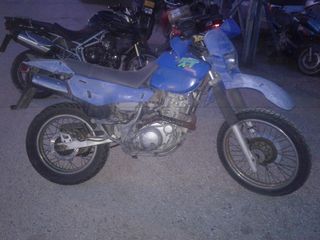 YAMAHA XT 600