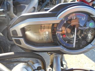  TRIUMPH TIGER 800-thumb-12