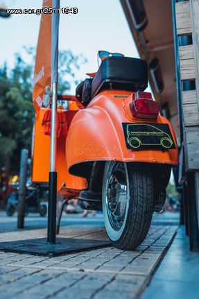 Vespa 50 1970 Aperitivo Bar