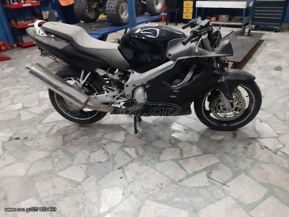 CBR600F4,ΠΩΛΕΙΤΕ ΣΕ ΚΟΜΜΑΤΙΑ