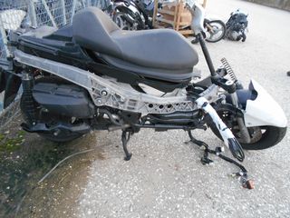 YAMAHA MAJESTY YP 400-thumb-3