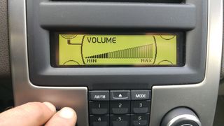 VOLVO V50/S40/C30 - CD PLAYER ΜΕ ΟΘΟΝΗ ΓΝΗΣΙΟ ΕΡΓΟΣΤΑΣΙΑΚΟ