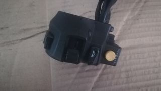 ΔΙΑΚΟΠΤΗΣ ΤΙΜΟΝΙΟΥ ΑΡΙΣΤΕΡΟΣ SYM GTS 300