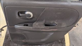 Ταπετσαρία και χερούλια πίσω δεξιάς πόρτας από Nissan Note 2005-2012