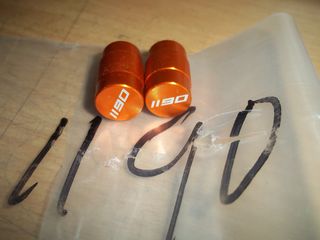 ΤΑΠΕΣ ΛΑΣΤΙΧΟΥ ΖΕΥΓΟΣ ΤΙΤΑΝΙΟΥ CNC KTM 990/1090/1190/1290