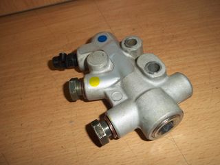 ΚΑΤΑΝΕΜΙΤΗΣ ΦΡΕΝΟΥ ΥΔΡΑΥΛΙΚΟΥ PIAGGIO MP3-300LT YOURBAN-thumb-2