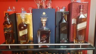 Συλλογή ουίσκι JOHNNIE WALKER-thumb-2