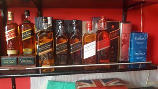 Συλλογή ουίσκι JOHNNIE WALKER-thumb-7