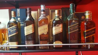 Συλλογή ουίσκι JOHNNIE WALKER-thumb-9
