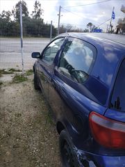 Toyota Yaris 2003 '03-thumb-1
