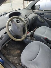 Toyota Yaris 2003 '03-thumb-4