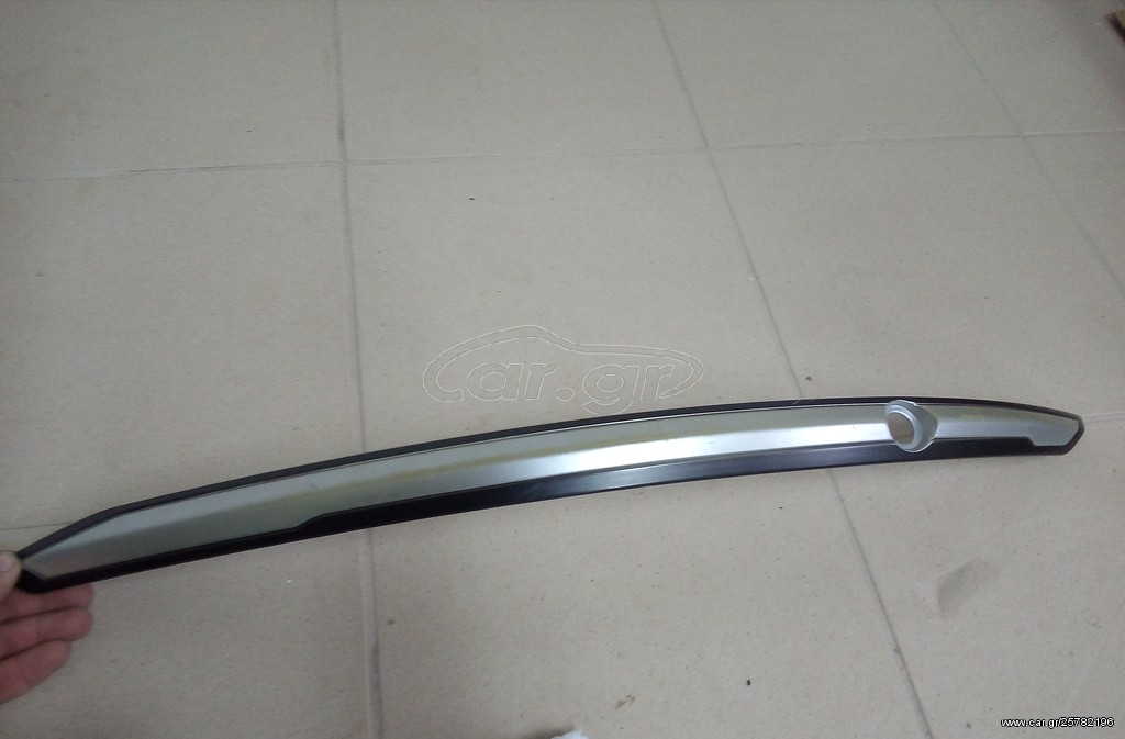 Γαρνιτούρα αριστερής ουράς SYM GTS 125-250-300