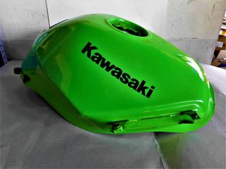 Kawasaki ZX250R Ninja 2007/20012 Ντεπόζιτο βενζίνης Ρεζερβουάρ σε άριστη κατάσταση!!!Σαν καινουριο!!!!