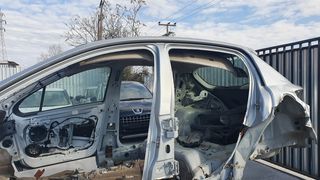 PEUGEOT 207 2006-2012-thumb-3