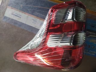ΦΑΝΑΡΙΑ ΠΙΣΩ MITSUBISHI L200 SAFARI 2016- KAINOYΡΙΑ