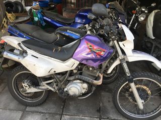 YAMAHA XT 600 ΠΩΛΕΙΤΑΙ ΓΙΑ ΑΝΤΑΛΑΚΤΙΚΑ ΚΟΜΜΑΤΙ ΚΟΜΜΑΤΙ (ΜΟΤOSTOP)