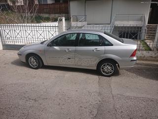 Ford Focus 2004 Ghia-thumb-2