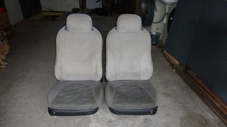 2 μπροστινα καθισματα απο Ford Fiesta 1995-2001 5θυρο