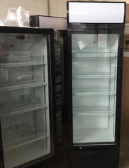 Ψυγεία αναψυκτικών με προβολή σε stock-thumb-2