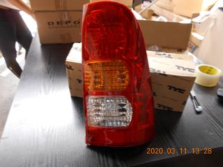 ΦΑΝΑΡΙ ΠΙΣΩ ΓΙΑ  TOYOTA HILUX  ΜΟΝΤΕΛΟ 2005-2012 ΔΕΞΙ  ΚΑΙΝΟΥΡΓΙΟ -thumb-1