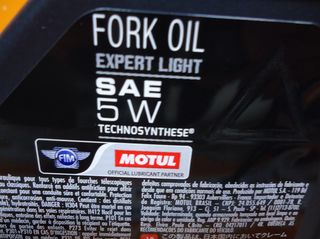 Motul Fork Oil Expert L 5w 1lit (Τεχνοσύνθεση) Λιπαντικό Μοτοσυκλέτας-thumb-2