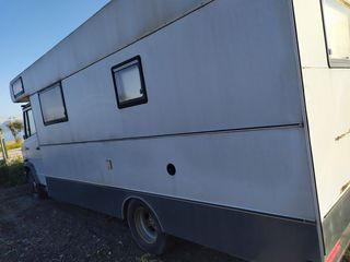Mercedes-Benz 1995 709D