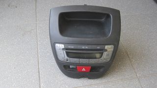Κονσόλα ράδιο-CD με οθόνη ενδείξεων και διακόπτη alarm, από Toyota Aygo - Peugeot 107 - Citroen C1 2005-2012