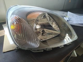 YARIS 2001-2004-thumb-1