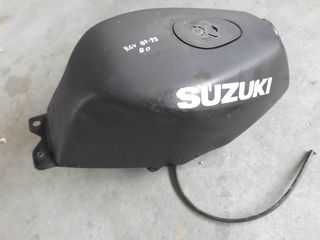Suzuki RG 50-RG 80 gamma 1990/95 Ντεπόζιτο /Ρεζερβουάρ Βενζίνης τάπα Ντεπόζιτου και δοχείο λαδιού 2τ σε καλή κατάσταση!!!