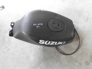 Suzuki RG 50-RG 80 gamma 1990/95 Ντεπόζιτο /Ρεζερβουάρ Βενζίνης τάπα Ντεπόζιτου και δοχείο λαδιού 2τ σε καλή κατάσταση!!!-thumb-3