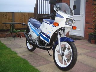 Suzuki RG 50-RG 80 gamma 1990/95 Ντεπόζιτο /Ρεζερβουάρ Βενζίνης τάπα Ντεπόζιτου και δοχείο λαδιού 2τ σε καλή κατάσταση!!!-thumb-9