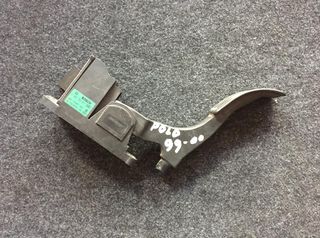 ΠΕΝΤΑΛ ΓΚΑΖΙΟΥ VOLKSWAGEN POLO /99-01. ΑΡΙΣΤΗ ΚΑΤΑΣΤΑΣΗ. ΑΠΟΣΤΟΛΗ ΣΕ ΟΛΗ ΤΗΝ ΕΛΛΑΔΑ