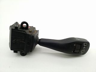 Διακόπτης Υαλοκαθαριστήρων BMW 3 Series ( 1998 - 2002 ) Sedan / 4dr 1999 - 2003 ( E46 ) 316 i ( M43 B19 (194E1) ) (105 hp ) Βενζίνη #8363664i