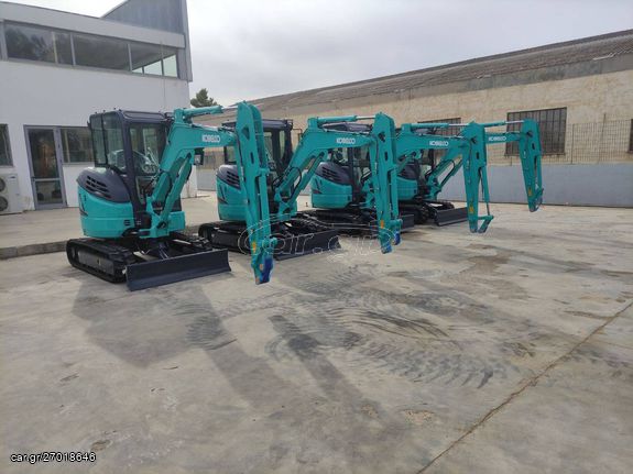 Kobelco '23 SK30SR-6E Καμπίνα