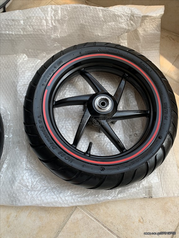 Πωλούνται ζάντα για gilera runner