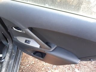 Toyota Avensis  '11-thumb-11