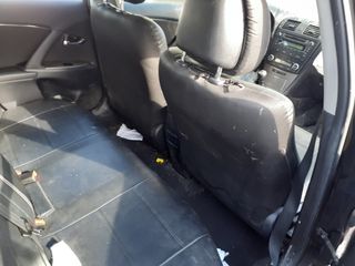 Toyota Avensis  '11-thumb-12