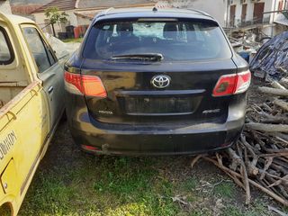 Toyota Avensis  '11-thumb-4