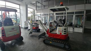 Εκσκαφάκι (διαβολάκι) Takeuchi 2025 TB215R-thumb-3