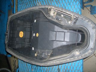 ΠΩΛΕΙΤΑΙ ΣΕΛΑ ΓΙΑ HONDA PANTHEON 150-thumb-1