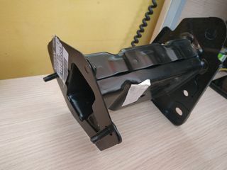 nissan tiida-thumb-1