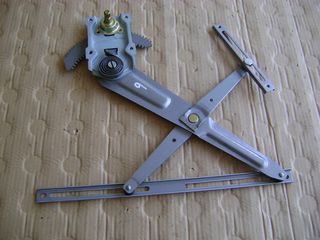 TOYOTA HILUX (LN145-LN150/170) 1998-2005 ΓΡΥΛΟΣ ΠΑΡΑΘΥΡΟΥ ΜΗΧΑΝΙΚΟΣ ΕΜΠΡΟΣ ΔΕΞΙΟΣ-thumb-1