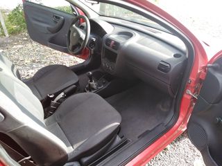 Opel Corsa  '02-thumb-4