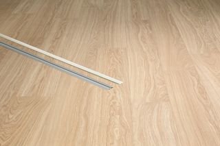 Profile Incizo Multifunctional Ασημί QSPRSILV για Laminate Quick-Step