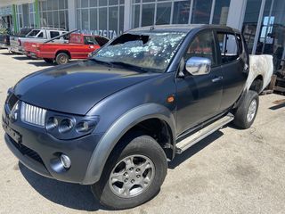Πόρτα εμπρός αριστερή γυμνή Mitsubishi L200 Safari 2006-12 200€ η μια 