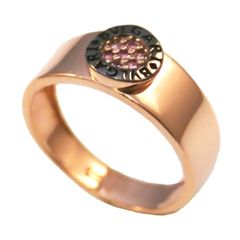 Δαχτυλίδι σε ροζ χρυσό Κ14 με φυσικά ζιρκόνια στο χρώμα του αμέθυστου και μαύρη πλατίνα στην κεφαλή Νο 52 Βάρος δακτυλιδιού 3.00 γραμμάρια
Θα φροντίσουμε για τη συσκευασία δώρου