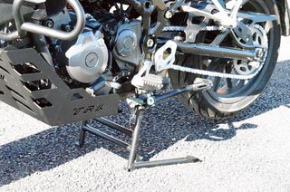 ΔΙΠΛΟ ΣΤΑΝ TRK502 BENELLI-thumb-1