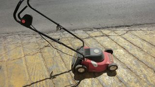 Ηλεκτρική μηχανή γκαζόν-thumb-1