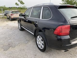 Porsche Cayenne 2003-thumb-5