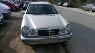 Mercedes-Benz E240 V6 Automatic Wagon Elegance -thumb-7